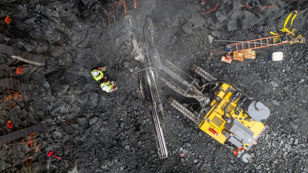 Gateway Palisades tunnel digging
