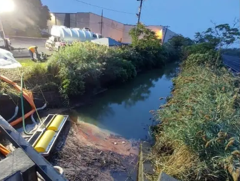 Data Center Spills Oil into Hackensack River